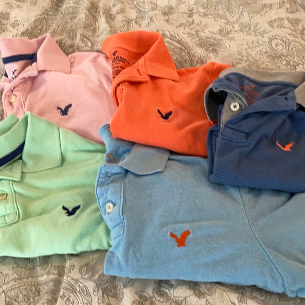 A lot of men’s American eagle polos